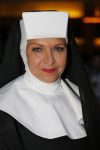 Amsterdam 11 mei 2015     
Presentaie castleden van de nieuwe stukken van Dommelgraaf en Cornelisse productions in de Meervaart.
Mariska v Kolck als non