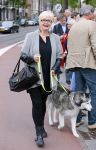 Amsterdam 26 mei 2015
Presenatie boek Bastiaan Ragas. Hij reikt het eerste boek uit aan zijn vader. Tooske Ragas en hun kinderen zijn ook aanwezig in cafe Gruter. Mathilde Santing met hond