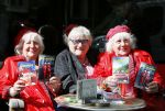 Amsterdam 12 mei 2015  
Nelly Frijda met 2 ex prostituees (ouwehoeren) Louise Fokkens en Martine Fokkens op terras