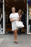 Amsterdam 22 mei 2015
Nikkie Plessen wordt voor haar winkel gefotografeerd.