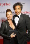 Amsterdam 18 mei 2015
Premiere de surprise van Mike v Diem met in de hoofdrollen Georgina Verbaan en Jeroen v Koningsbrugge. De premiere was in Tuschinski. Pierre v Hooijdonk met vrouw