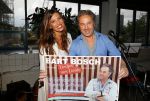 Amsterdam 2 juni 2015  
Bart Bosch 25 jaar artiest . Zijn vrouw kinderen en vader en moeder (ouders) zijn natuurlijk aanwezig.
Rebecca Cabau v Kasbergen presenteert het .