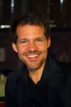 Amsterdam 8 mei 2015  
Albert Verlinde presenteert de cast van Grease met oaTim Douwsma , Vajen van den Bosch Rene v Kooten Tommie Christiaan en Mylene d'Anjou.
De presentatie is bij de westergasfabriek.