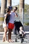 ibiza 15 mei 2015
Renee Vervoorn met man Guy v d Reijden en dochter Monroe op ibiza