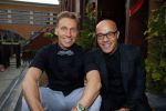 Amsterdam 11 mei 2015 
Jon v Eerd en zijn partner Ton vieren hun 30 jarig huwelijk met een feest met vele collega's. Stanley Burlesson met vriend