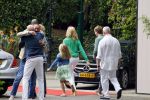 Blaricum 14 juni 2015
Rene Froger heeft een surprise feestje voor zijn vrouw Natasja georganiseerd voor haar 50e verjaardag. Het feest vindt plaats in de tuin van hun huis.