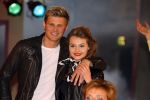 Amsterdam 8 mei 2015  
Albert Verlinde presenteert de cast van Grease met oaTim Douwsma , Vajen van den Bosch Rene v Kooten Tommie Christiaan en Mylene d'Anjou.
De presentatie is bij de westergasfabriek.