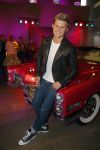 Amsterdam 8 mei 2015  
Albert Verlinde presenteert de cast van Grease met oaTim Douwsma , Vajen van den Bosch Rene v Kooten Tommie Christiaan en Mylene d'Anjou.
De presentatie is bij de westergasfabriek.