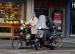 Amsterdam 29 mei 2015
Tjitske Reidinga op de fiets in Amsterdam.