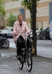 Amsterdam 29 mei 2015
Tjitske Reidinga op de fiets in Amsterdam.