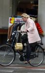 Amsterdam 29 mei 2015
Tjitske Reidinga op de fiets in Amsterdam.