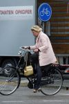 Amsterdam 29 mei 2015
Tjitske Reidinga op de fiets in Amsterdam.