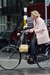Amsterdam 29 mei 2015
Tjitske Reidinga op de fiets in Amsterdam.