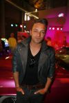 Amsterdam 8 mei 2015  
Albert Verlinde presenteert de cast van Grease met oaTim Douwsma , Vajen van den Bosch Rene v Kooten Tommie Christiaan en Mylene d'Anjou.
De presentatie is bij de westergasfabriek.