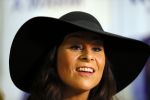 Schiphol 20 mei 2015
Trijntje Oosterhuis arriveert op schiphol na songfestival. Haar vriend Alvin Lewis alsmede haar stylist Ruud van der Peijl zijn ook aanwezig.
