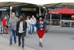 Schiphol 20 mei 2015
Trijntje Oosterhuis arriveert op schiphol na songfestival. Haar vriend Alvin Lewis alsmede haar stylist Ruud van der Peijl zijn ook aanwezig.