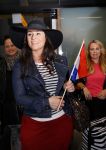 Schiphol 20 mei 2015
Trijntje Oosterhuis arriveert op schiphol na songfestival. Haar vriend Alvin Lewis alsmede haar stylist Ruud van der Peijl zijn ook aanwezig.