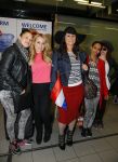 Schiphol 20 mei 2015
Trijntje Oosterhuis arriveert op schiphol na songfestival. Haar vriend Alvin Lewis alsmede haar stylist Ruud van der Peijl zijn ook aanwezig.
