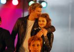Amsterdam 8 mei 2015  
Albert Verlinde presenteert de cast van Grease met oaTim Douwsma , Vajen van den Bosch Rene v Kooten Tommie Christiaan en Mylene d'Anjou.
De presentatie is bij de westergasfabriek.