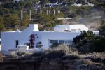 Ibiza 7 juni 2015
De laatste loodjes bij de verbouwing van het huis/villa van Yolanthe Sneijder Cabau en Wesley Sneijder op ibiza