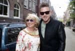 Amsterdam 8 juni 2015
Boekpresentatie Boek Danielle Oonk van t Schip in Yogacentrum Amsterdam. Willeke Alberti met zoon Johnny de Mol