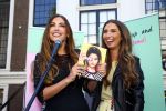 Amsterdam, 4 Juni 2015
Uitreiking boek Xelly Cabau v Kasbergen door haar huus Yolanthe Sneijder Cabau.