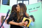 Amsterdam, 4 Juni 2015
Uitreiking boek Xelly Cabau v Kasbergen door haar huus Yolanthe Sneijder Cabau.