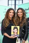 Amsterdam, 4 Juni 2015
Uitreiking boek Xelly Cabau v Kasbergen door haar huus Yolanthe Sneijder Cabau.