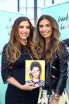 Amsterdam, 4 Juni 2015
Uitreiking boek Xelly Cabau v Kasbergen door haar huus Yolanthe Sneijder Cabau.