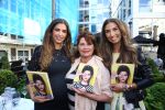 Amsterdam, 4 Juni 2015
Uitreiking boek Xelly Cabau v Kasbergen door haar huus Yolanthe Sneijder Cabau.
