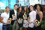 Amsterdam, 4 Juni 2015
Uitreiking boek Xelly Cabau v Kasbergen door haar huus Yolanthe Sneijder Cabau.
