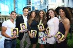 Amsterdam, 4 Juni 2015
Uitreiking boek Xelly Cabau v Kasbergen door haar huus Yolanthe Sneijder Cabau.