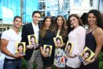 Amsterdam, 4 Juni 2015
Uitreiking boek Xelly Cabau v Kasbergen door haar huus Yolanthe Sneijder Cabau.