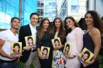 Amsterdam, 4 Juni 2015
Uitreiking boek Xelly Cabau v Kasbergen door haar huus Yolanthe Sneijder Cabau.