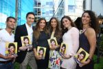 Amsterdam, 4 Juni 2015
Uitreiking boek Xelly Cabau v Kasbergen door haar huus Yolanthe Sneijder Cabau.