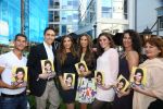 Amsterdam, 4 Juni 2015
Uitreiking boek Xelly Cabau v Kasbergen door haar huus Yolanthe Sneijder Cabau.