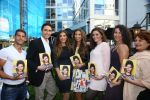 Amsterdam, 4 Juni 2015
Uitreiking boek Xelly Cabau v Kasbergen door haar huus Yolanthe Sneijder Cabau.