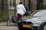 Amsterdam 31 mei 2016
Zangeres Adele met zoontje man en beveiliging op de fiets in Amsterdam.