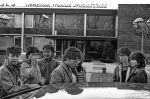 Weert, 20 Februari 1984
Doe Maar stopt en is op het kantoor van Johhny Hoes van Platenmaatschappij Telstar.
Op de foto drummer Jan Pijnenburg