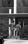 Weert, 20 Februari 1984
Doe Maar stopt en is op het kantoor van Johhny Hoes van Platenmaatschappij Telstar.
Op de foto drummer Jan Pijnenburg