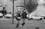 Weert, 20 Februari 1984
Doe Maar stopt en is op het kantoor van Johhny Hoes van Platenmaatschappij Telstar.
Op de foto drummer Jan Pijnenburg