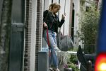 Amsterdam 3 juni 2016
Georgina Verbaan verlaat haar huis.