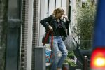 Amsterdam 3 juni 2016
Georgina Verbaan verlaat haar huis.