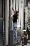 Amsterdam 3 juni 2016
Georgina Verbaan verlaat haar huis.