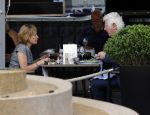 Amsterdam 4 juni 2016 
Gerard Cox en Annemarie Oster op terras bij hotel Americain.