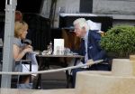 Amsterdam 4 juni 2016 
Gerard Cox en Annemarie Oster op terras bij hotel Americain.