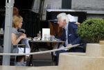 Amsterdam 4 juni 2016 
Gerard Cox en Annemarie Oster op terras bij hotel Americain.