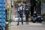 Amsterdam 28 mei 2016 
Hans Teeuwen met zijn dochter Nika Teeuwen en vriendin Eva Teeuwen in Amsterdam Zuid.