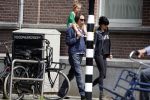 Amsterdam 28 mei 2016 
Hans Teeuwen met zijn dochter Nika Teeuwen en vriendin Eva Teeuwen in Amsterdam Zuid.