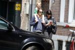 Amsterdam 28 mei 2016 
Hans Teeuwen met zijn dochter Nika Teeuwen en vriendin Eva Teeuwen in Amsterdam Zuid.